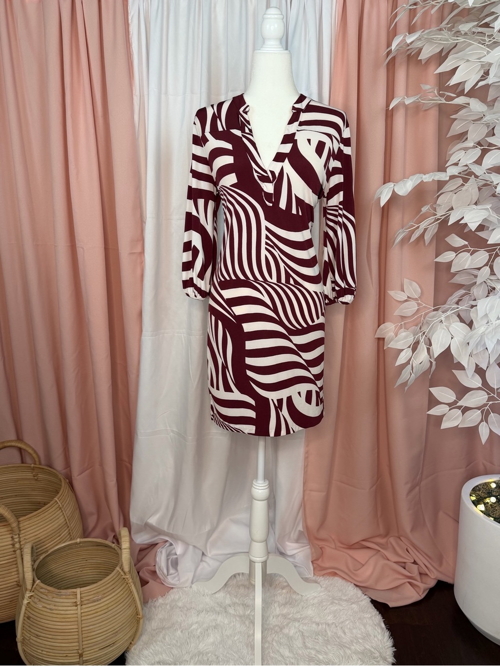 Banana Republic Burgundy Cream Abstract Print Shift Dress Size S